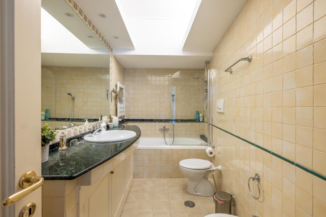 Charming Apartment With Patio A Few Steps From Colosseum מראה חיצוני תמונה